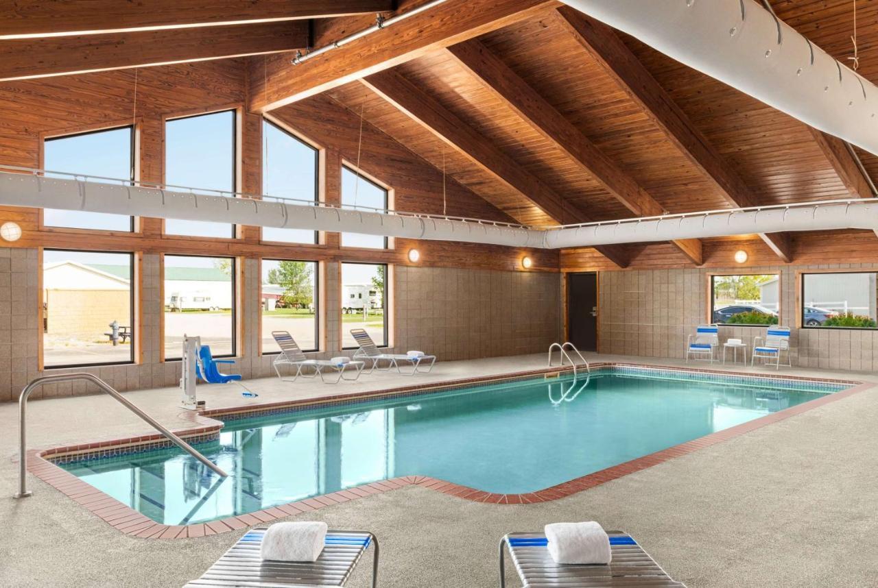 Americinn By Wyndham Roseau Kültér fotó